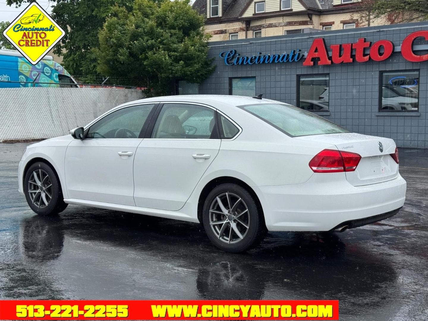 2012 Candy White B4b4 Volkswagen Passat SE PZEV (1VWBP7A39CC) with an 2.5L 2.5L I5 170hp 177ft. lbs. PZEV Sequential Multiport Fuel Injection engine, 6-Speed Shiftable Automatic transmission, located at 2813 Gilbert Avenue, Cincinnati, OH, 45206, (513) 221-2255, 39.130219, -84.489189 - Photo#2