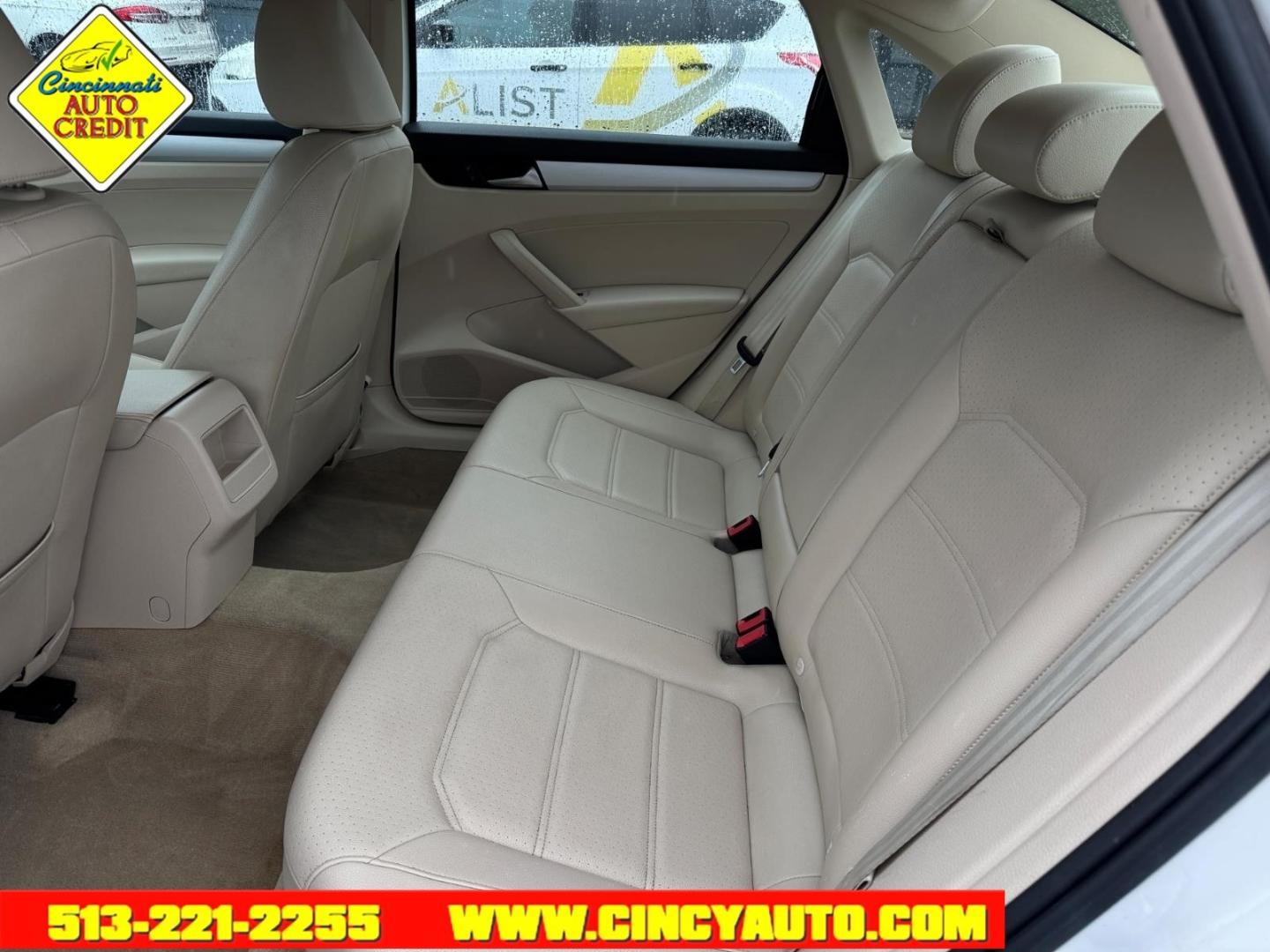 2012 Candy White B4b4 Volkswagen Passat SE PZEV (1VWBP7A39CC) with an 2.5L 2.5L I5 170hp 177ft. lbs. PZEV Sequential Multiport Fuel Injection engine, 6-Speed Shiftable Automatic transmission, located at 2813 Gilbert Avenue, Cincinnati, OH, 45206, (513) 221-2255, 39.130219, -84.489189 - Photo#4