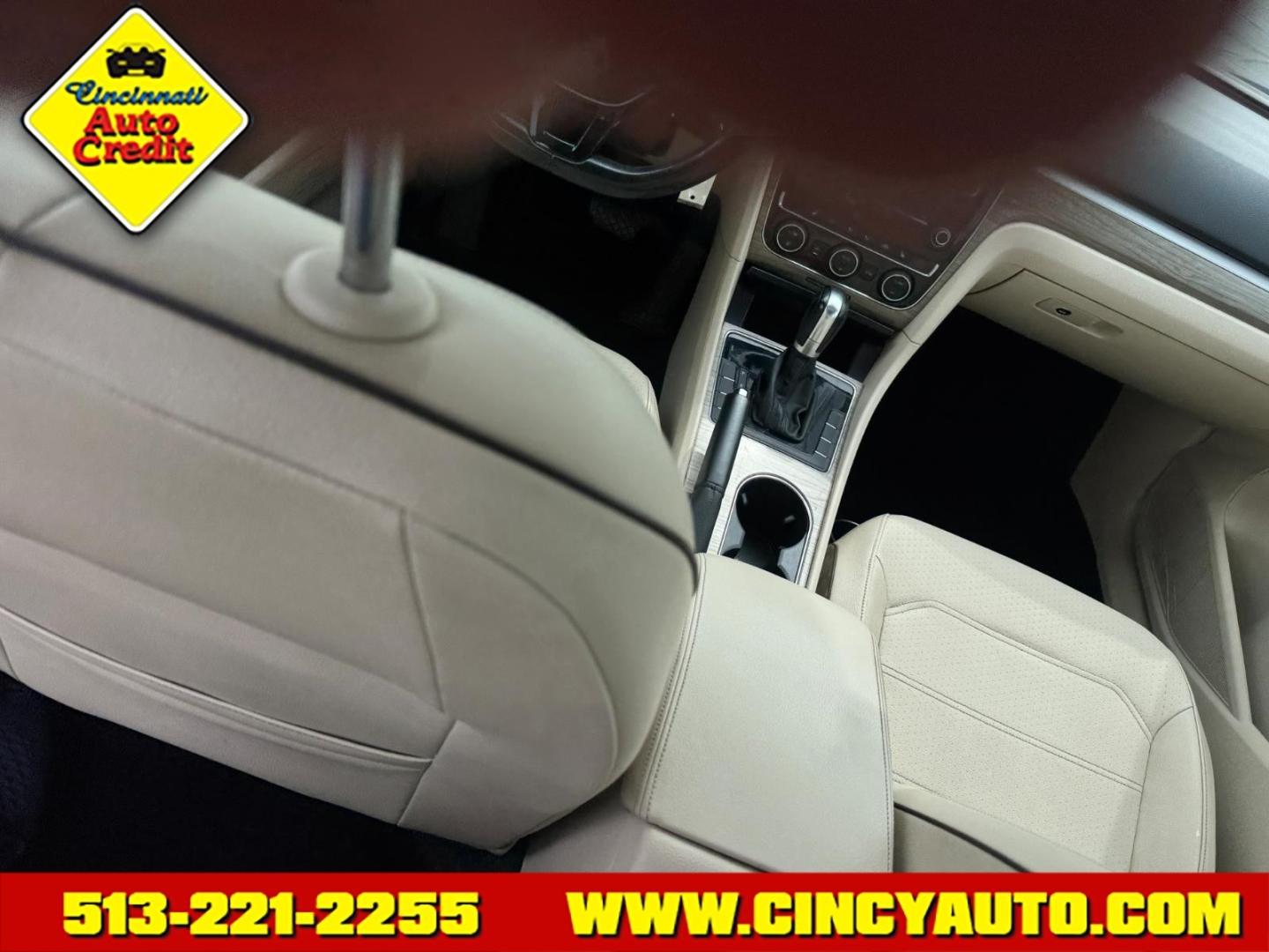 2016 Pure White 0q0q Volkswagen Passat 1.8T SE (1VWBT7A33GC) with an 1.8L 1.8L Turbo I4 170hp 184ft. lbs. PZEV Direct Injection engine, 6-speed Automatic with Tiptronic transmission, located at 5489 Dixie Highway, Fairfield, OH, 45014, (513) 221-2255, 39.333084, -84.523834- Photo#3