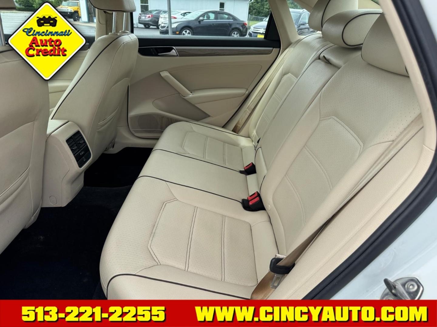2016 Pure White 0q0q Volkswagen Passat 1.8T SE (1VWBT7A33GC) with an 1.8L 1.8L Turbo I4 170hp 184ft. lbs. PZEV Direct Injection engine, 6-speed Automatic with Tiptronic transmission, located at 5489 Dixie Highway, Fairfield, OH, 45014, (513) 221-2255, 39.333084, -84.523834- Photo#4