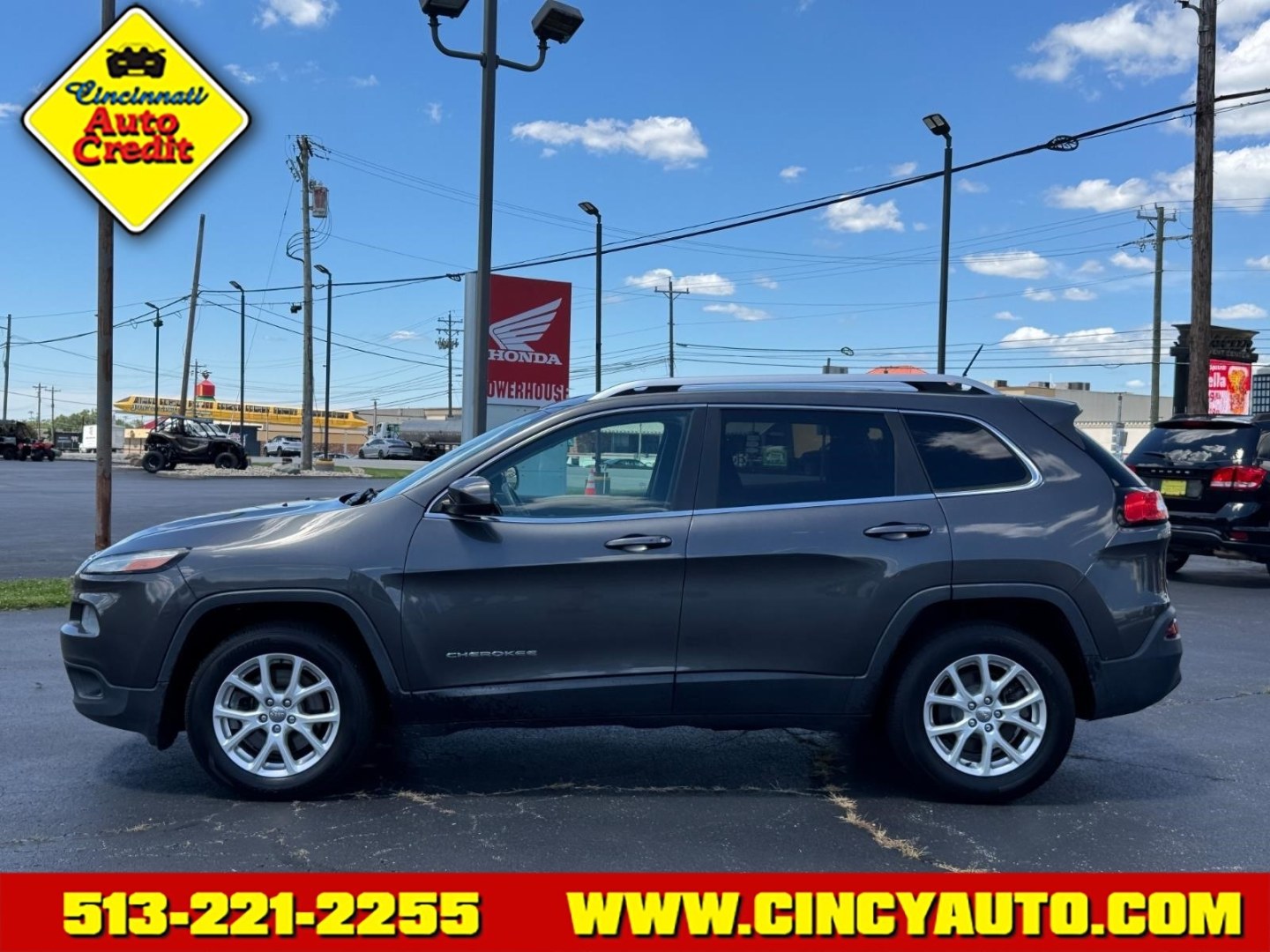 2014 Granite Crystal Metallic Clear Coat Pau Jeep Cherokee Latitude (1C4PJMCS4EW) with an 3.2L 3.2L V6 271hp 239ft. lbs. Sequential Multiport Fuel Injection engine, 9-Speed Shiftable Automatic transmission, located at 5489 Dixie Highway, Fairfield, OH, 45014, (513) 221-2255, 39.333084, -84.523834- Photo#1