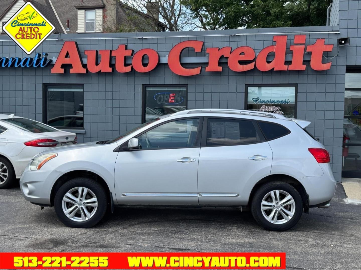 2012 Brilliant Silver K23 Nissan Rogue SV (JN8AS5MVXCW) with an 2.5L 2.5L I4 170hp 175ft. lbs. Sequential Multiport Fuel Injection engine, CVT transmission, located at 2813 Gilbert Avenue, Cincinnati, OH, 45206, (513) 221-2255, 39.130219, -84.489189- Photo#1
