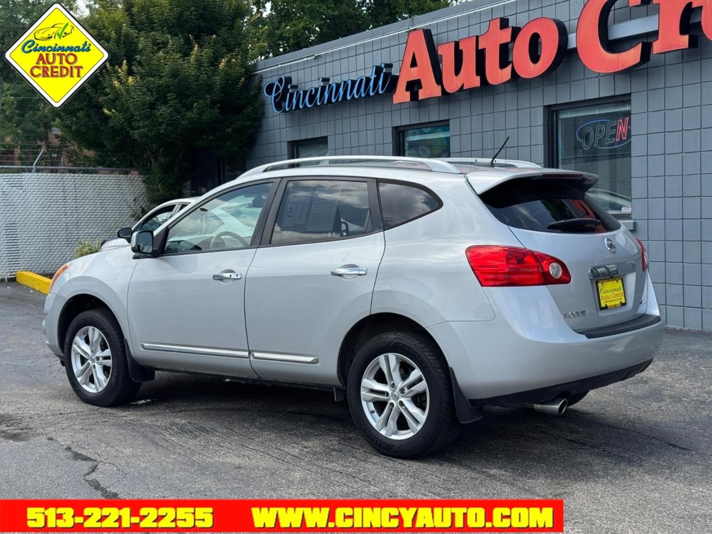 2012 Brilliant Silver K23 Nissan Rogue SV (JN8AS5MVXCW) with an 2.5L 2.5L I4 170hp 175ft. lbs. Sequential Multiport Fuel Injection engine, CVT transmission, located at 2813 Gilbert Avenue, Cincinnati, OH, 45206, (513) 221-2255, 39.130219, -84.489189- Photo#2