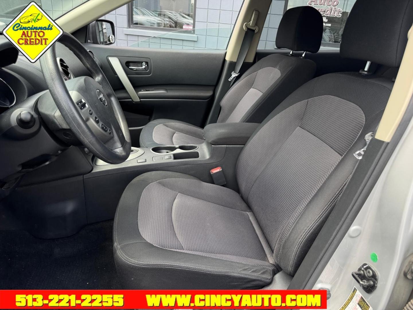 2012 Brilliant Silver K23 Nissan Rogue SV (JN8AS5MVXCW) with an 2.5L 2.5L I4 170hp 175ft. lbs. Sequential Multiport Fuel Injection engine, CVT transmission, located at 2813 Gilbert Avenue, Cincinnati, OH, 45206, (513) 221-2255, 39.130219, -84.489189- Photo#5