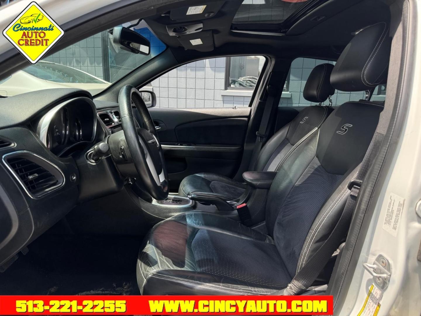 2013 Bright White Clear Coat Pw7 Chrysler 200 Limited (1C3CCBCG4DN) with an 3.6L Pentastar 3.6L Flex Fuel V6 283hp 260ft. lbs. Sequential Multiport Fuel Injection engine, 6-Speed Shiftable Automatic transmission, located at 2813 Gilbert Avenue, Cincinnati, OH, 45206, (513) 221-2255, 39.130219, -84.489189- Photo#5