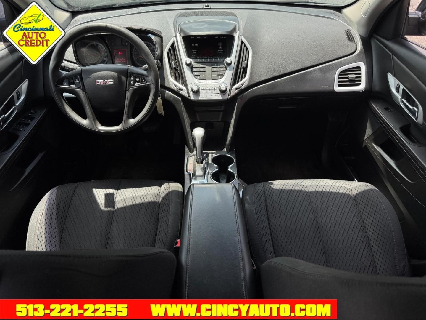 2015 Carbon Black Metallic Gar GMC Terrain SLE-1 (2GKFLVEKXF6) with an 2.4L Ecotec 2.4L I4 182hp 172ft. lbs. Direct Injection engine, 6-Speed Shiftable Automatic transmission, located at 2813 Gilbert Avenue, Cincinnati, OH, 45206, (513) 221-2255, 39.130219, -84.489189- Photo#3
