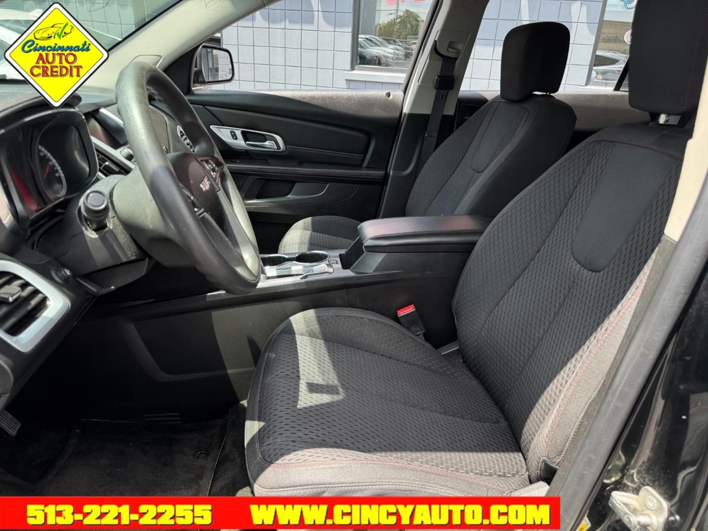 2015 Carbon Black Metallic Gar GMC Terrain SLE-1 (2GKFLVEKXF6) with an 2.4L Ecotec 2.4L I4 182hp 172ft. lbs. Direct Injection engine, 6-Speed Shiftable Automatic transmission, located at 2813 Gilbert Avenue, Cincinnati, OH, 45206, (513) 221-2255, 39.130219, -84.489189- Photo#5