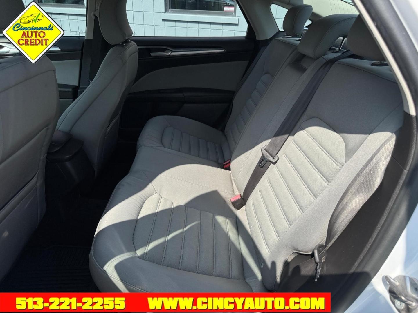 2015 Oxford White Yz Ford Fusion S (3FA6P0G77FR) with an 2.5L 2.5L I4 175hp 175ft. lbs. Sequential Multiport Fuel Injection engine, 6-Speed Shiftable Automatic transmission, located at 2813 Gilbert Avenue, Cincinnati, OH, 45206, (513) 221-2255, 39.130219, -84.489189- Photo#4