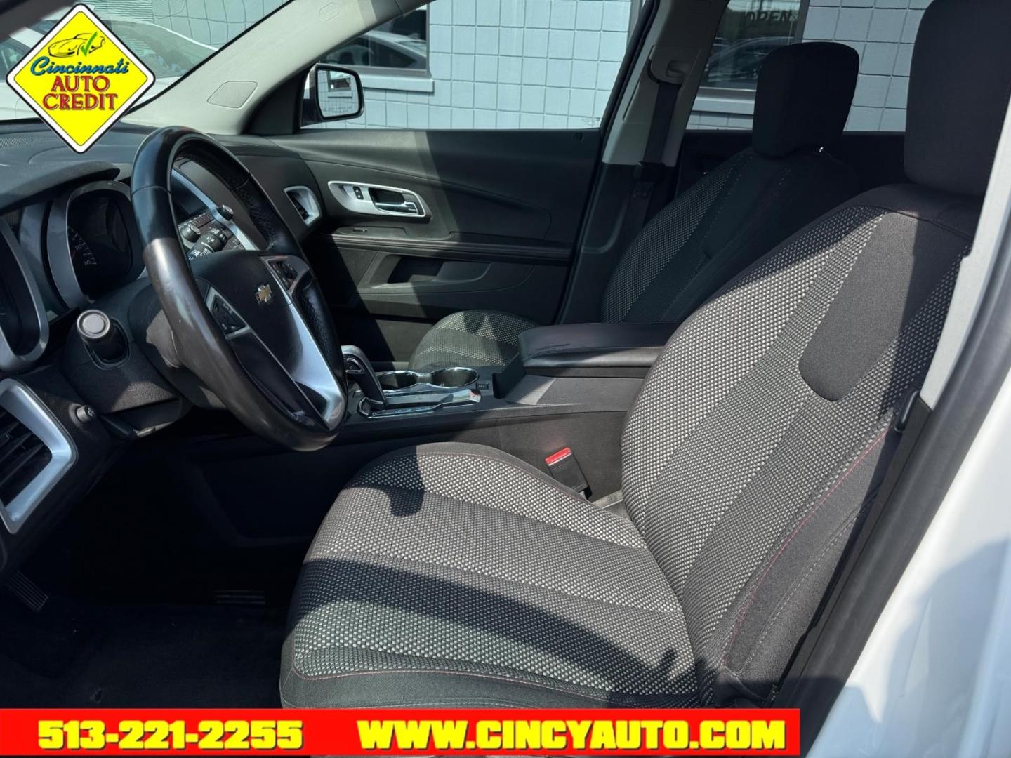 2015 Summit White Gaz Chevrolet Equinox LT (1GNALBEK1FZ) with an 2.4L 2.4L I4 182hp 172ft. lbs. Direct Injection engine, 6-Speed Shiftable Automatic transmission, located at 2813 Gilbert Avenue, Cincinnati, OH, 45206, (513) 221-2255, 39.130219, -84.489189- Photo#5