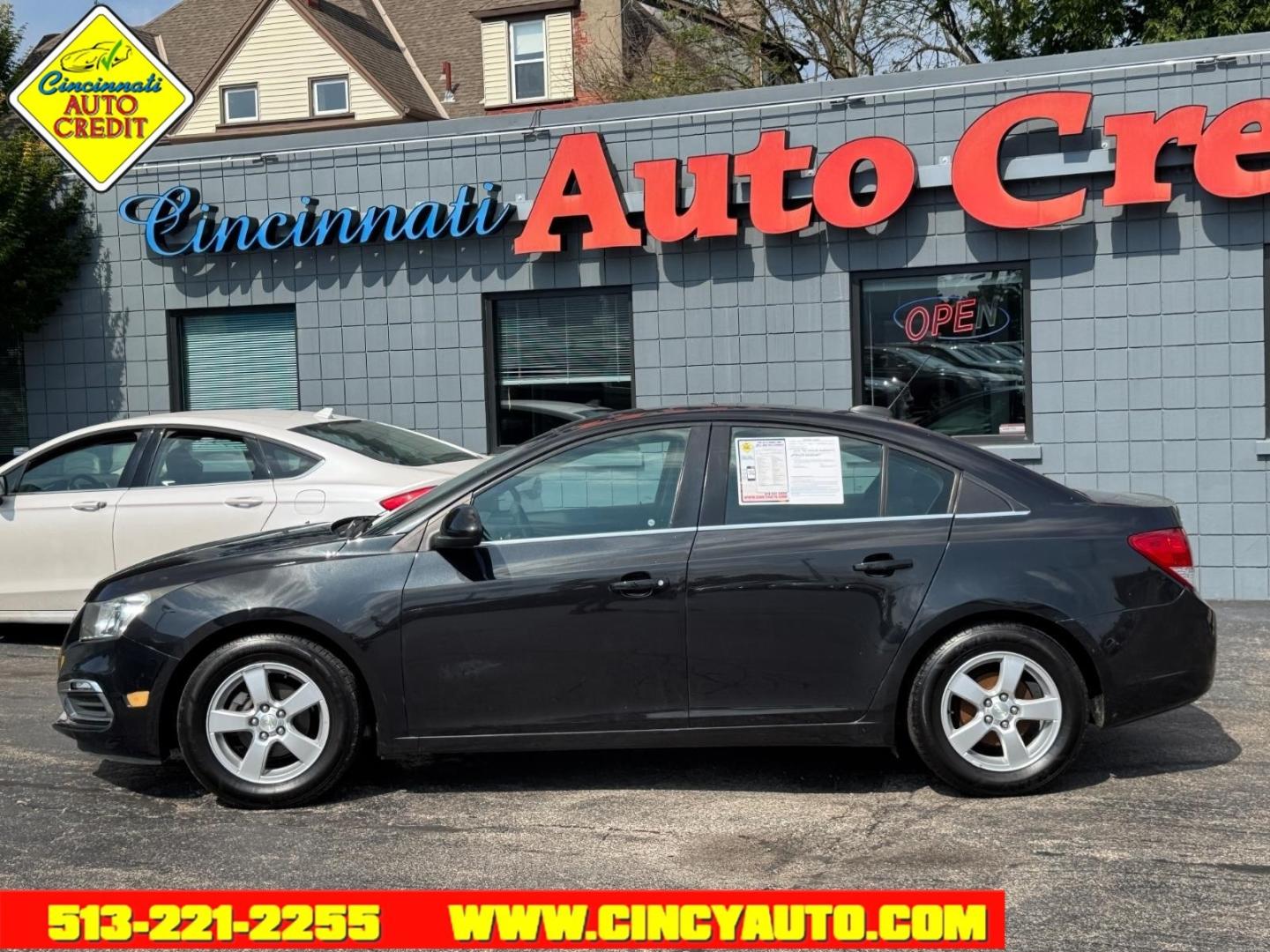 2015 Black Granite Metallic Gar Chevrolet Cruze 1LT Auto (1G1PC5SB2F7) with an 1.4L Ecotec 1.4L Turbo I4 138hp 148ft. lbs. Sequential Multiport Fuel Injection engine, 6-Speed Shiftable Automatic w/Overdrive transmission, located at 2813 Gilbert Avenue, Cincinnati, OH, 45206, (513) 221-2255, 39.130219, -84.489189- Photo#1
