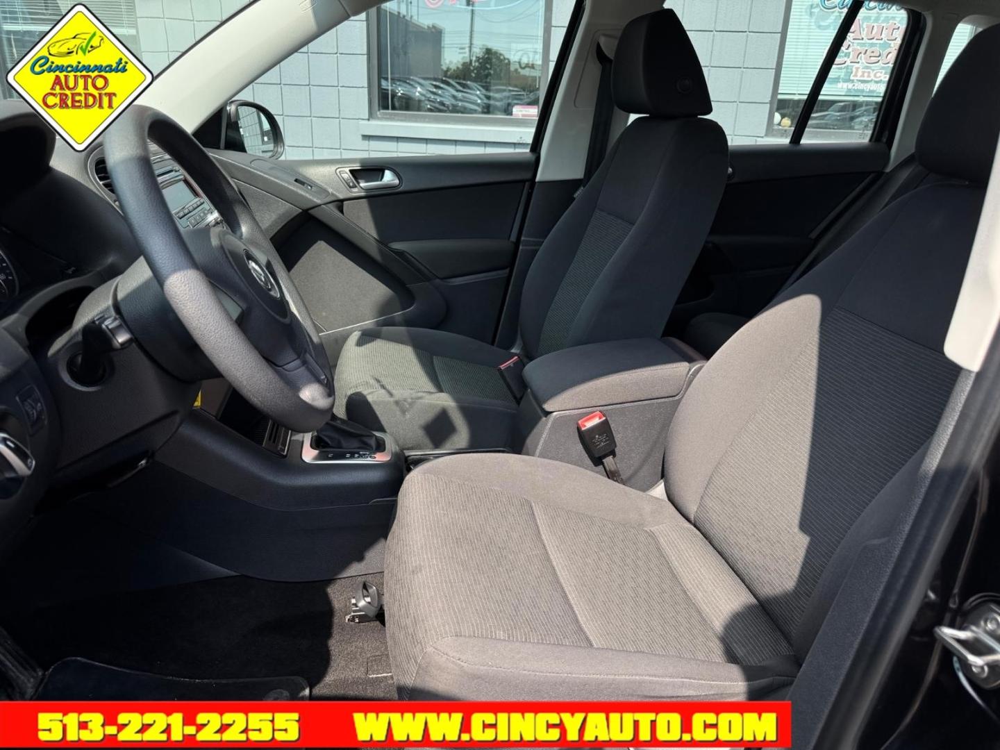 2012 Deep Black Metallic 2t2t Volkswagen Tiguan S (WVGAV7AX5CW) with an 2.0L 2.0L I4 Turbo 200hp 207ft. lbs. Sequential Multiport Fuel Injection engine, 6-speed Automatic with Tiptronic transmission, located at 2813 Gilbert Avenue, Cincinnati, OH, 45206, (513) 221-2255, 39.130219, -84.489189- Photo#5
