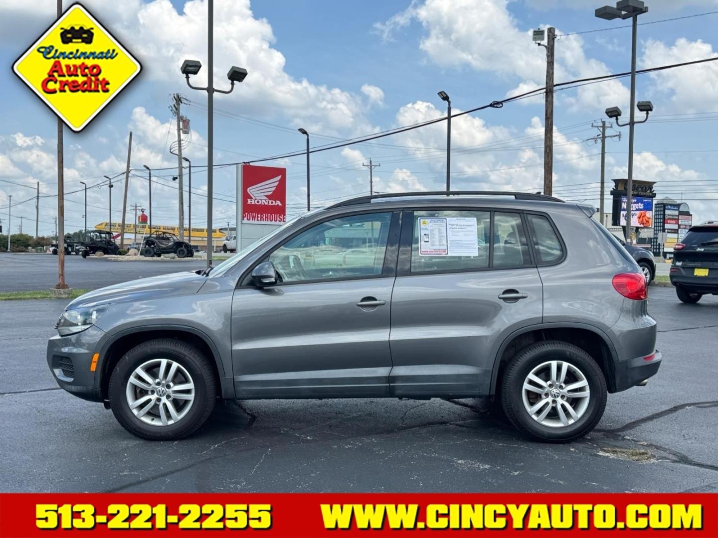 2015 Pepper Gray Metallic U5u5 Volkswagen Tiguan SE 4Motion (WVGBV7AX9FW) with an 2.0L 2.0L Turbo I4 200hp 207ft. lbs. Direct Injection engine, 6-speed Automatic with Tiptronic transmission, located at 5489 Dixie Highway, Fairfield, OH, 45014, (513) 221-2255, 39.333084, -84.523834- Photo#1