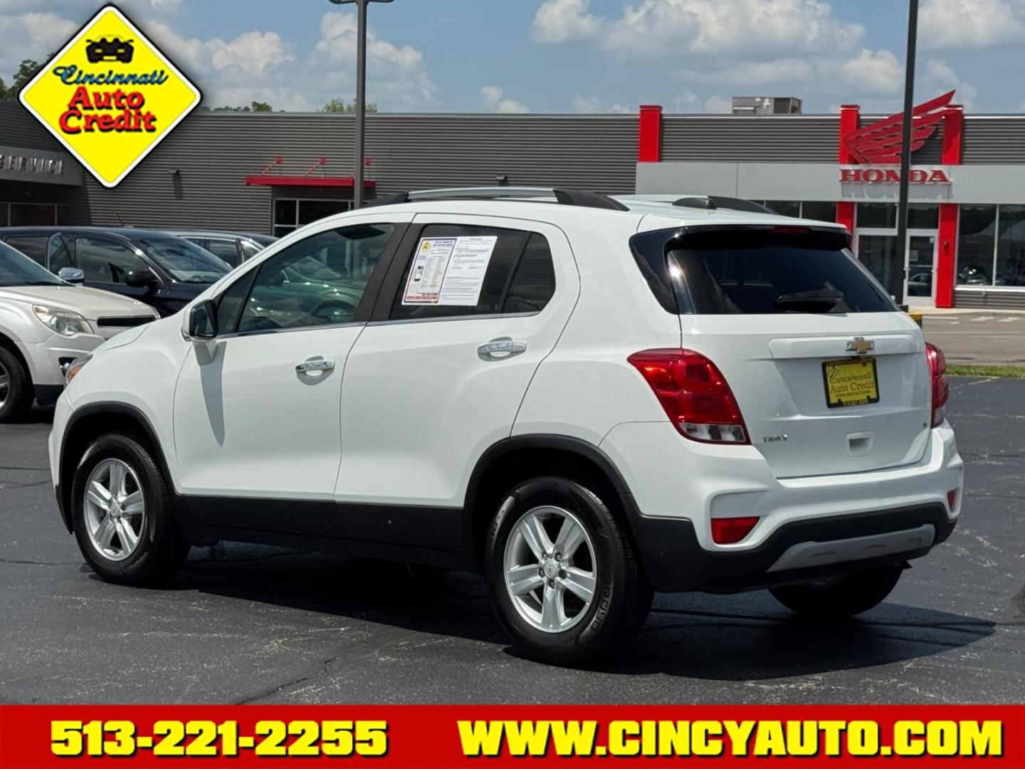 2018 Summit White Gaz Chevrolet Trax LT (KL7CJLSB9JB) with an 1.4L Ecotec 1.4L Turbo I4 138hp 148ft. lbs. Sequential Multiport Fuel Injection engine, 6-Speed Shiftable Automatic transmission, located at 5489 Dixie Highway, Fairfield, OH, 45014, (513) 221-2255, 39.333084, -84.523834- Photo#2