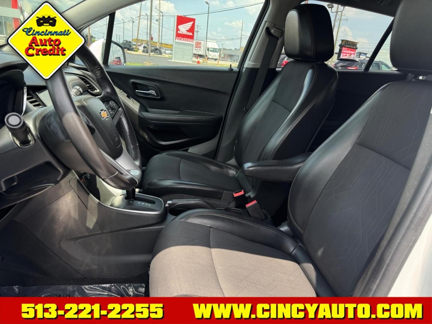 2018 Summit White Gaz Chevrolet Trax LT (KL7CJLSB9JB) with an 1.4L Ecotec 1.4L Turbo I4 138hp 148ft. lbs. Sequential Multiport Fuel Injection engine, 6-Speed Shiftable Automatic transmission, located at 5489 Dixie Highway, Fairfield, OH, 45014, (513) 221-2255, 39.333084, -84.523834- Photo#5