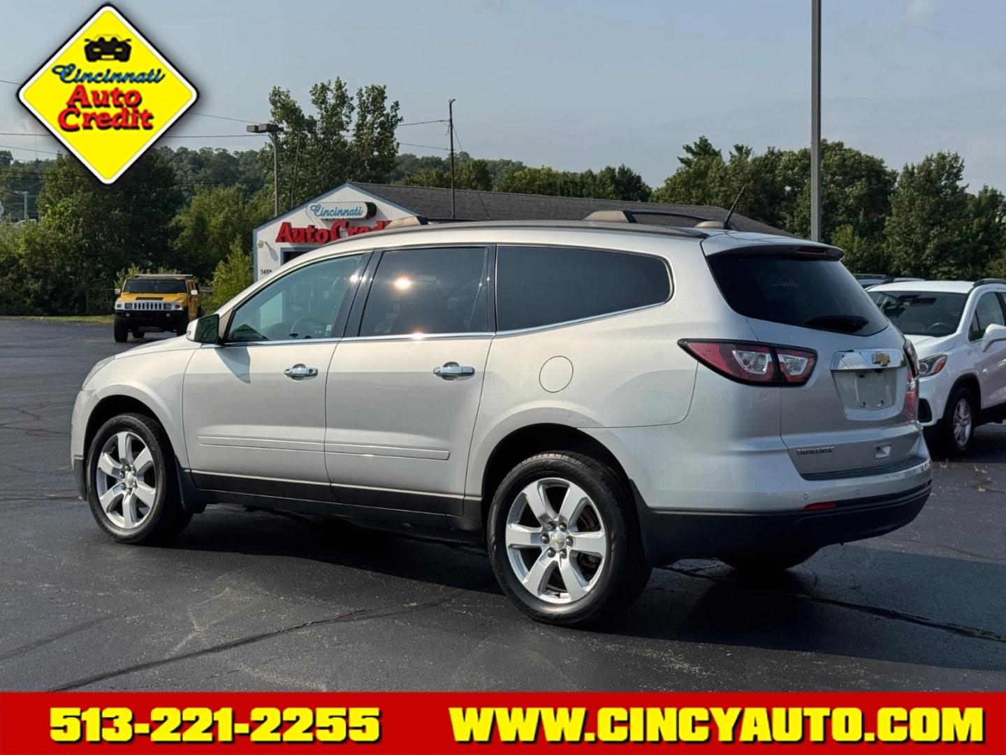 2017 Silver Ice Metallic 17u Chevrolet Traverse LT (1GNKRGKD5HJ) with an 3.6L 3.6L V6 281hp 266ft. lbs. Direct Injection engine, 6-Speed Shiftable Automatic transmission, located at 5489 Dixie Highway, Fairfield, OH, 45014, (513) 221-2255, 39.333084, -84.523834- Photo#2