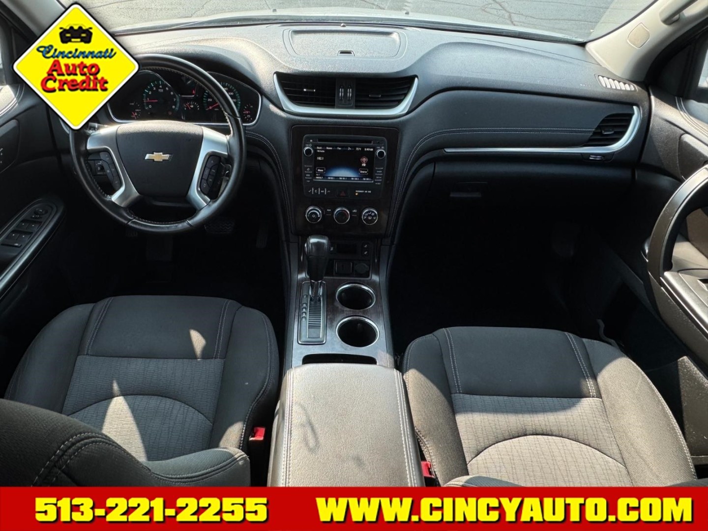 2017 Silver Ice Metallic 17u Chevrolet Traverse LT (1GNKRGKD5HJ) with an 3.6L 3.6L V6 281hp 266ft. lbs. Direct Injection engine, 6-Speed Shiftable Automatic transmission, located at 5489 Dixie Highway, Fairfield, OH, 45014, (513) 221-2255, 39.333084, -84.523834- Photo#3