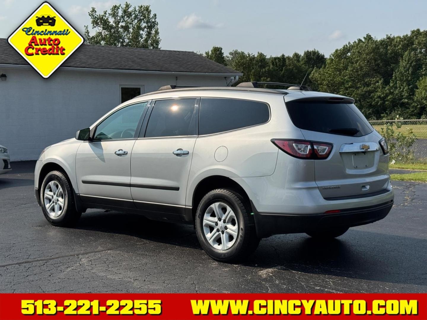2017 Silver Ice Metallic 17u Chevrolet Traverse LS (1GNKRFKD0HJ) with an 3.6L 3.6L V6 281hp 266ft. lbs. Direct Injection engine, 6-Speed Shiftable Automatic transmission, located at 5489 Dixie Highway, Fairfield, OH, 45014, (513) 221-2255, 39.333084, -84.523834- Photo#2