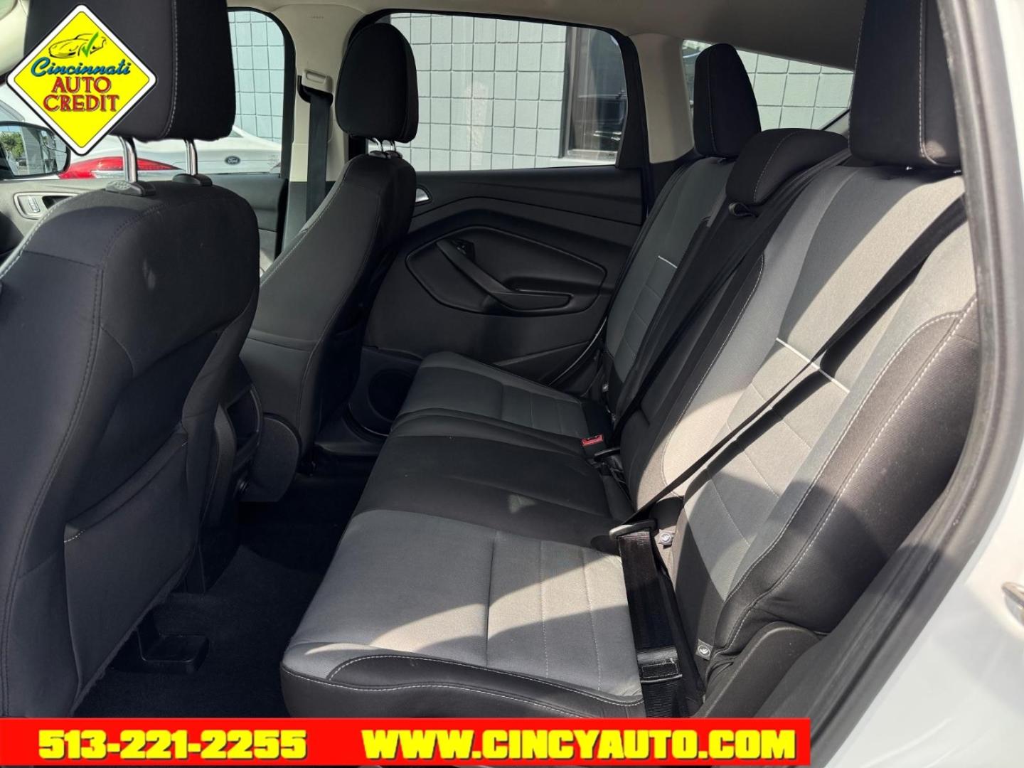 2015 Oxford White Yz Ford Escape SE (1FMCU0GX6FU) with an 1.6L EcoBoost 1.6L Turbo I4 178hp 184ft. lbs. Direct Injection engine, 6-Speed Shiftable Automatic transmission, located at 2813 Gilbert Avenue, Cincinnati, OH, 45206, (513) 221-2255, 39.130219, -84.489189- Photo#4