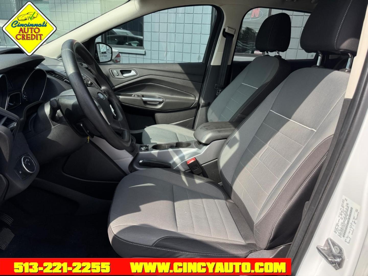 2015 Oxford White Yz Ford Escape SE (1FMCU0GX6FU) with an 1.6L EcoBoost 1.6L Turbo I4 178hp 184ft. lbs. Direct Injection engine, 6-Speed Shiftable Automatic transmission, located at 2813 Gilbert Avenue, Cincinnati, OH, 45206, (513) 221-2255, 39.130219, -84.489189- Photo#5