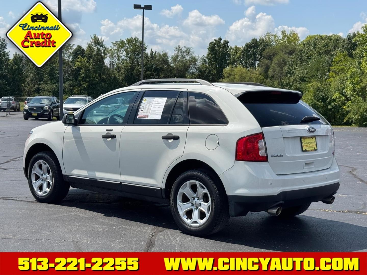 2013 White Suede Ford Edge SE (2FMDK4GC5DB) with an 3.5L 3.5L V6 285hp 253ft. lbs. Sequential Multiport Fuel Injection engine, 6-Speed Shiftable Automatic transmission, located at 5489 Dixie Highway, Fairfield, OH, 45014, (513) 221-2255, 39.333084, -84.523834- Photo#2