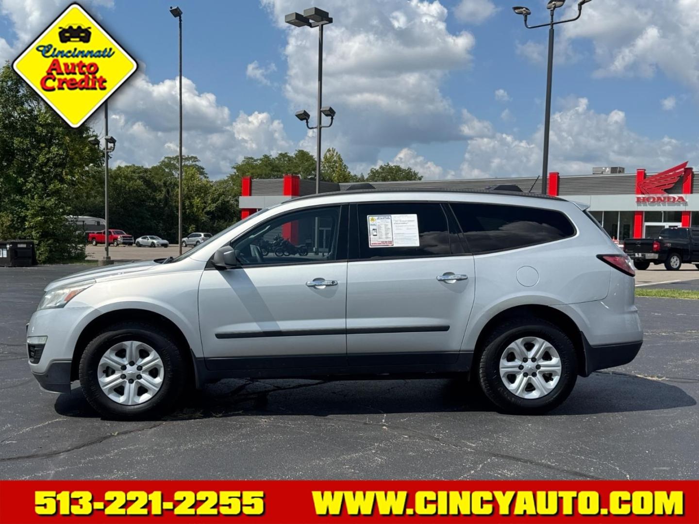 2016 Silver Ice Metallic 17u Chevrolet Traverse LS (1GNKRFED6GJ) with an 3.6L 3.6L V6 281hp 266ft. lbs. Direct Injection engine, 6-Speed Shiftable Automatic transmission, located at 5489 Dixie Highway, Fairfield, OH, 45014, (513) 221-2255, 39.333084, -84.523834- Photo#1