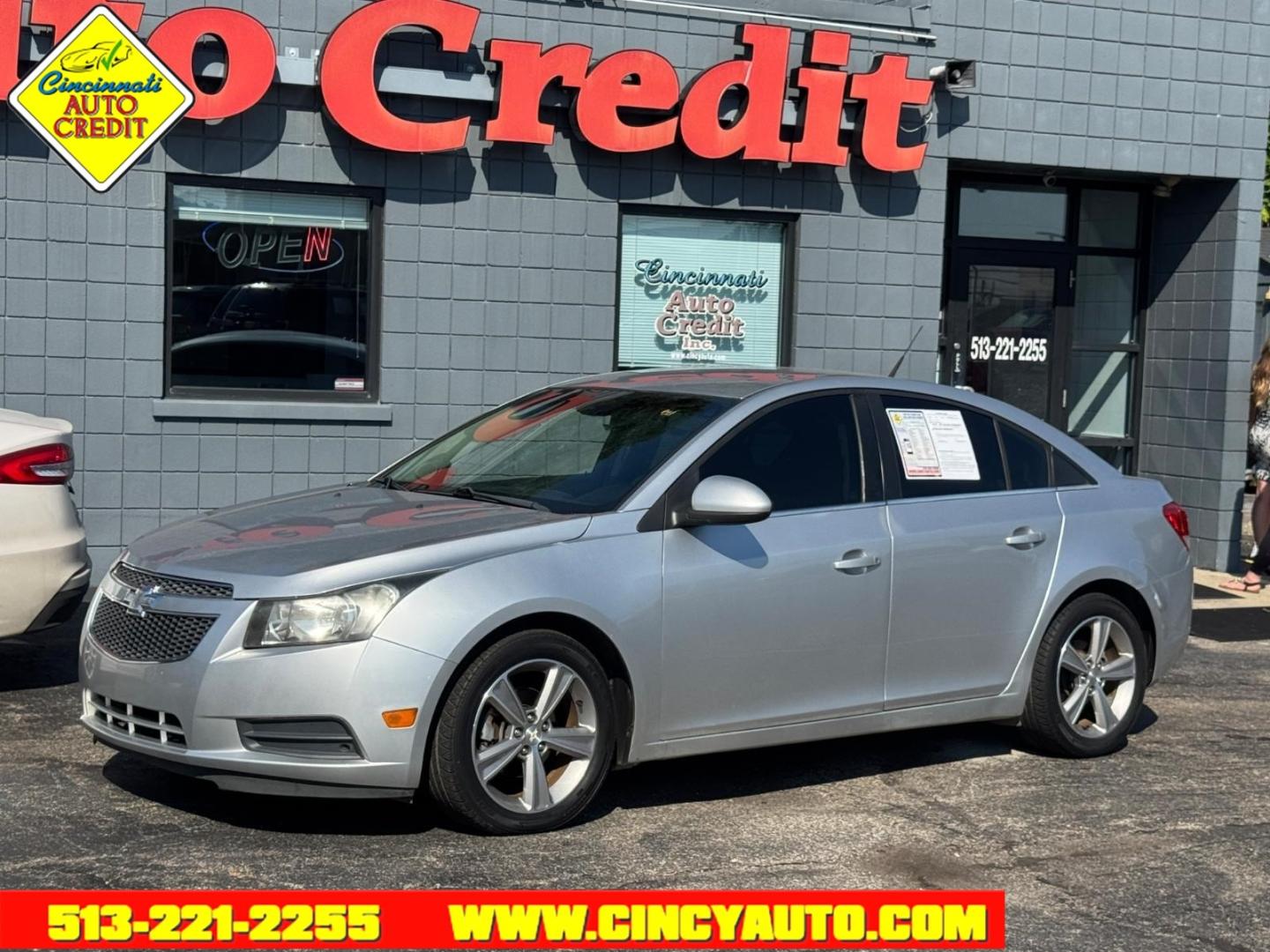 2014 Silver Ice Metallic Gan Chevrolet Cruze 2LT Auto (1G1PE5SBXE7) with an 1.4L Ecotec 1.4L Turbo I4 138hp 148ft. lbs. Sequential Multiport Fuel Injection engine, 6-Speed Shiftable Automatic transmission, located at 2813 Gilbert Avenue, Cincinnati, OH, 45206, (513) 221-2255, 39.130219, -84.489189- Photo#0