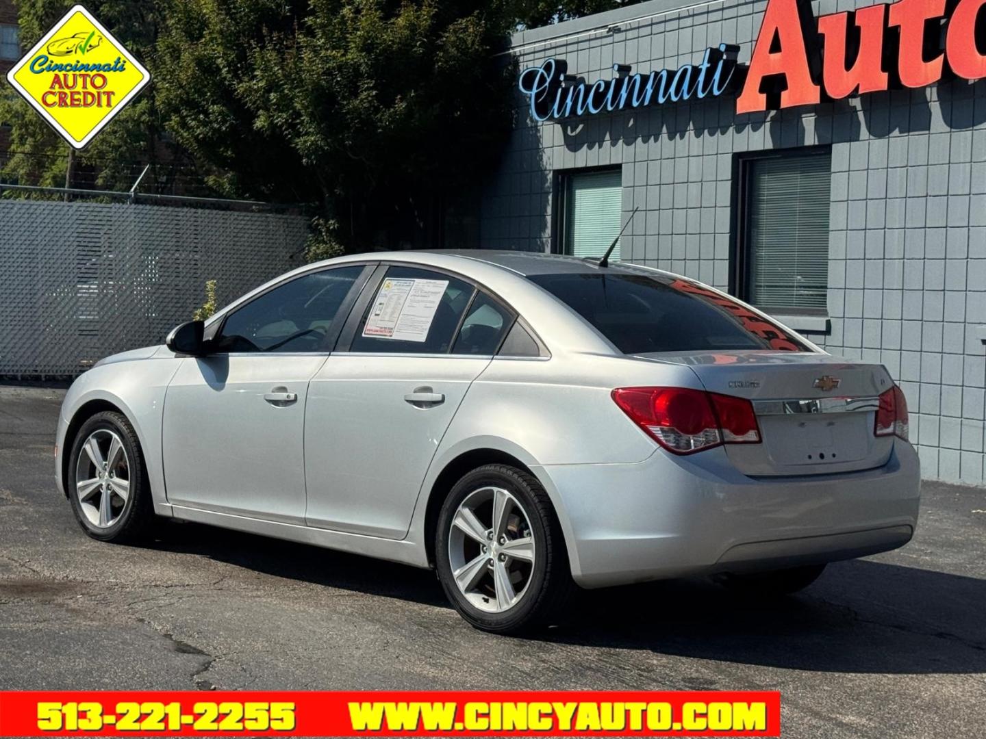 2014 Silver Ice Metallic Gan Chevrolet Cruze 2LT Auto (1G1PE5SBXE7) with an 1.4L Ecotec 1.4L Turbo I4 138hp 148ft. lbs. Sequential Multiport Fuel Injection engine, 6-Speed Shiftable Automatic transmission, located at 2813 Gilbert Avenue, Cincinnati, OH, 45206, (513) 221-2255, 39.130219, -84.489189- Photo#2