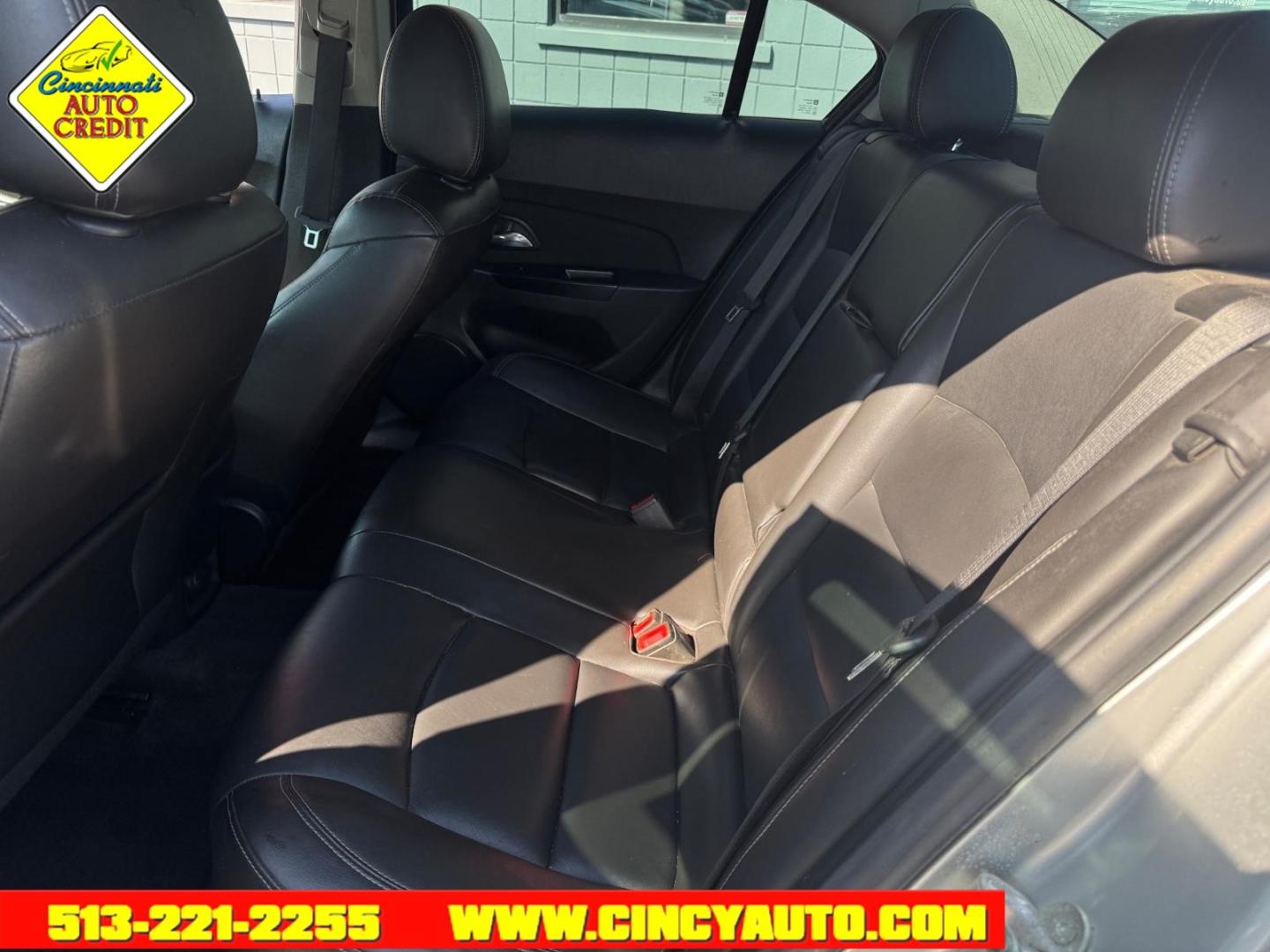 2014 Silver Ice Metallic Gan Chevrolet Cruze 2LT Auto (1G1PE5SBXE7) with an 1.4L Ecotec 1.4L Turbo I4 138hp 148ft. lbs. Sequential Multiport Fuel Injection engine, 6-Speed Shiftable Automatic transmission, located at 2813 Gilbert Avenue, Cincinnati, OH, 45206, (513) 221-2255, 39.130219, -84.489189- Photo#4