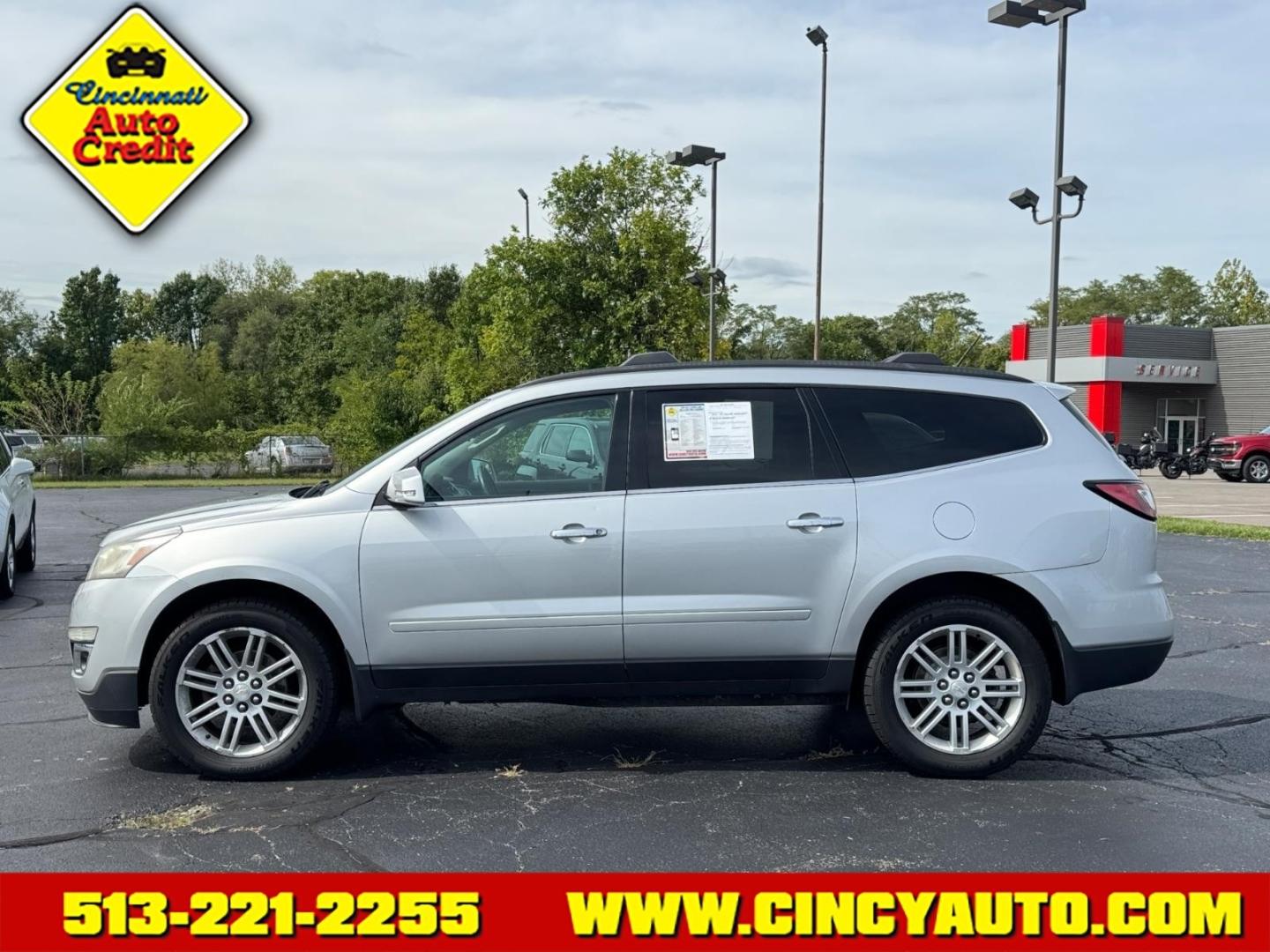 2014 Silver Ice Metallic 17u Chevrolet Traverse LT (1GNKRGKD2EJ) with an 3.6L 3.6L V6 281hp 266ft. lbs. Direct Injection engine, 6-Speed Shiftable Automatic transmission, located at 5489 Dixie Highway, Fairfield, OH, 45014, (513) 221-2255, 39.333084, -84.523834- Photo#1