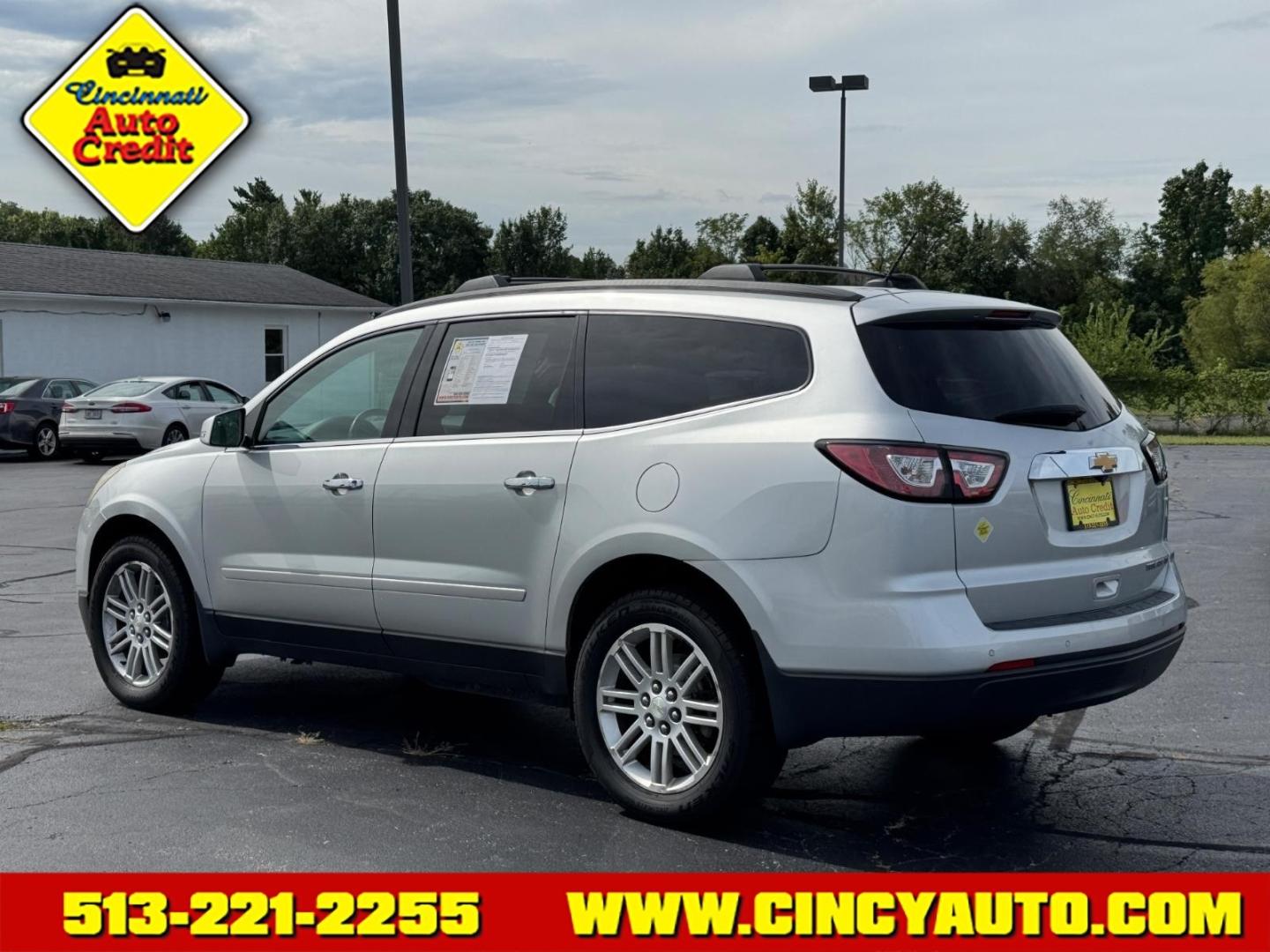 2014 Silver Ice Metallic 17u Chevrolet Traverse LT (1GNKRGKD2EJ) with an 3.6L 3.6L V6 281hp 266ft. lbs. Direct Injection engine, 6-Speed Shiftable Automatic transmission, located at 5489 Dixie Highway, Fairfield, OH, 45014, (513) 221-2255, 39.333084, -84.523834- Photo#2