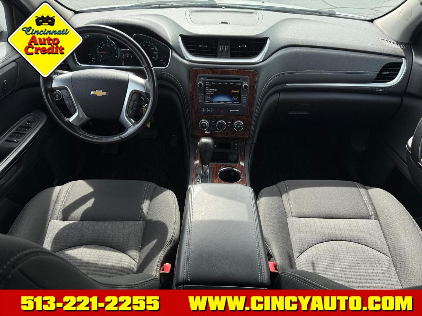 2014 Silver Ice Metallic 17u Chevrolet Traverse LT (1GNKRGKD2EJ) with an 3.6L 3.6L V6 281hp 266ft. lbs. Direct Injection engine, 6-Speed Shiftable Automatic transmission, located at 5489 Dixie Highway, Fairfield, OH, 45014, (513) 221-2255, 39.333084, -84.523834- Photo#3