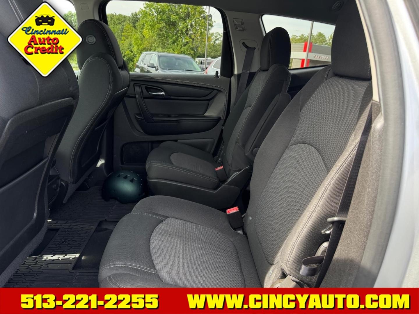 2014 Silver Ice Metallic 17u Chevrolet Traverse LT (1GNKRGKD2EJ) with an 3.6L 3.6L V6 281hp 266ft. lbs. Direct Injection engine, 6-Speed Shiftable Automatic transmission, located at 5489 Dixie Highway, Fairfield, OH, 45014, (513) 221-2255, 39.333084, -84.523834- Photo#4