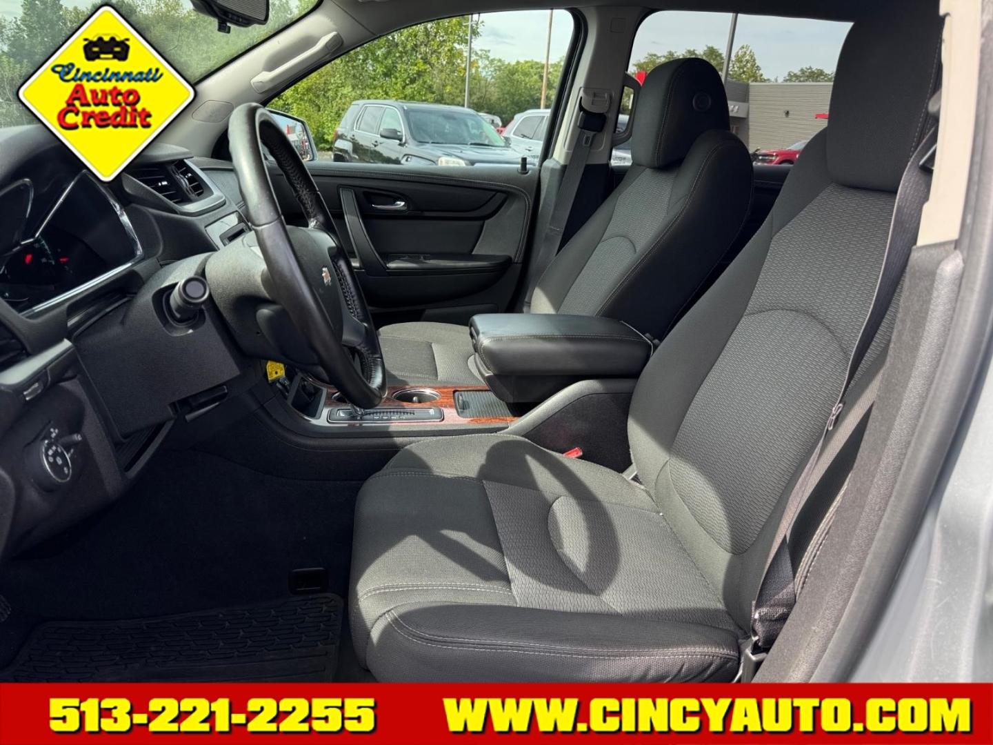2014 Silver Ice Metallic 17u Chevrolet Traverse LT (1GNKRGKD2EJ) with an 3.6L 3.6L V6 281hp 266ft. lbs. Direct Injection engine, 6-Speed Shiftable Automatic transmission, located at 5489 Dixie Highway, Fairfield, OH, 45014, (513) 221-2255, 39.333084, -84.523834- Photo#5