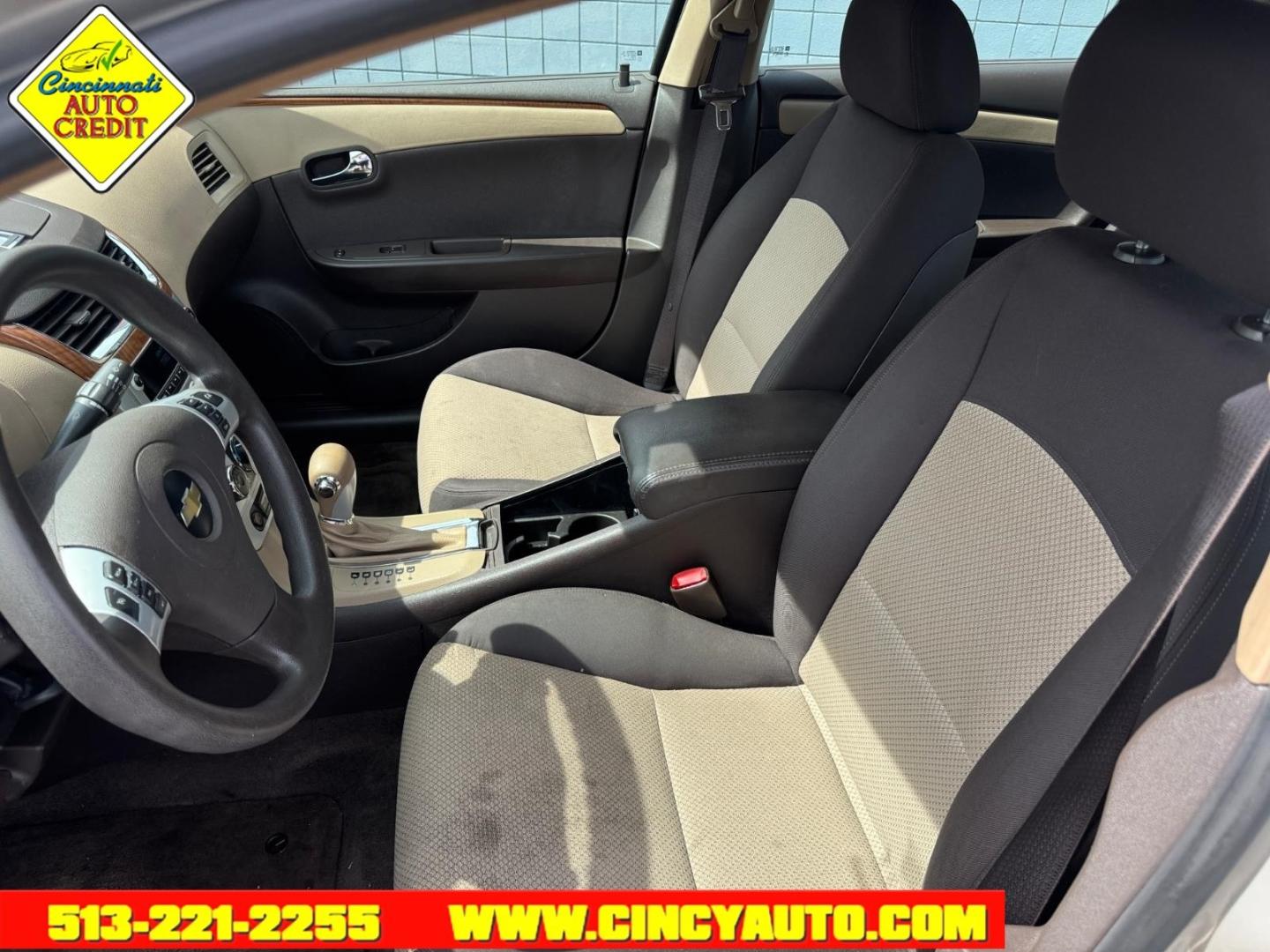 2009 Gold Mist Metallic Chevrolet Malibu LT (1G1ZH57B594) with an 2.4L Ecotec 2.4L I4 169hp 160ft. lbs. Sequential Multiport Fuel Injection engine, 4-Speed Automatic transmission, located at 2813 Gilbert Avenue, Cincinnati, OH, 45206, (513) 221-2255, 39.130219, -84.489189- Photo#4