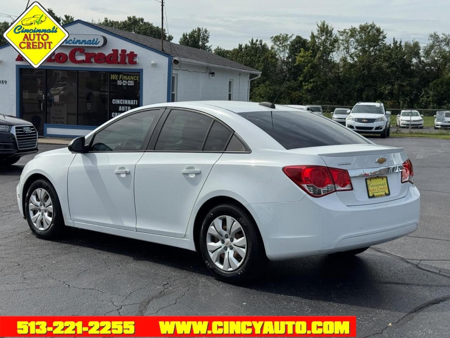 2012 Winter Frost Nissan Altima 2.5 S (1N4AL2AP9CN) with an 2.5L 2.5L I4 175hp 180ft. lbs. Fuel Injected engine, CVT transmission, located at 2813 Gilbert Avenue, Cincinnati, OH, 45206, (513) 221-2255, 39.130219, -84.489189- Photo#2