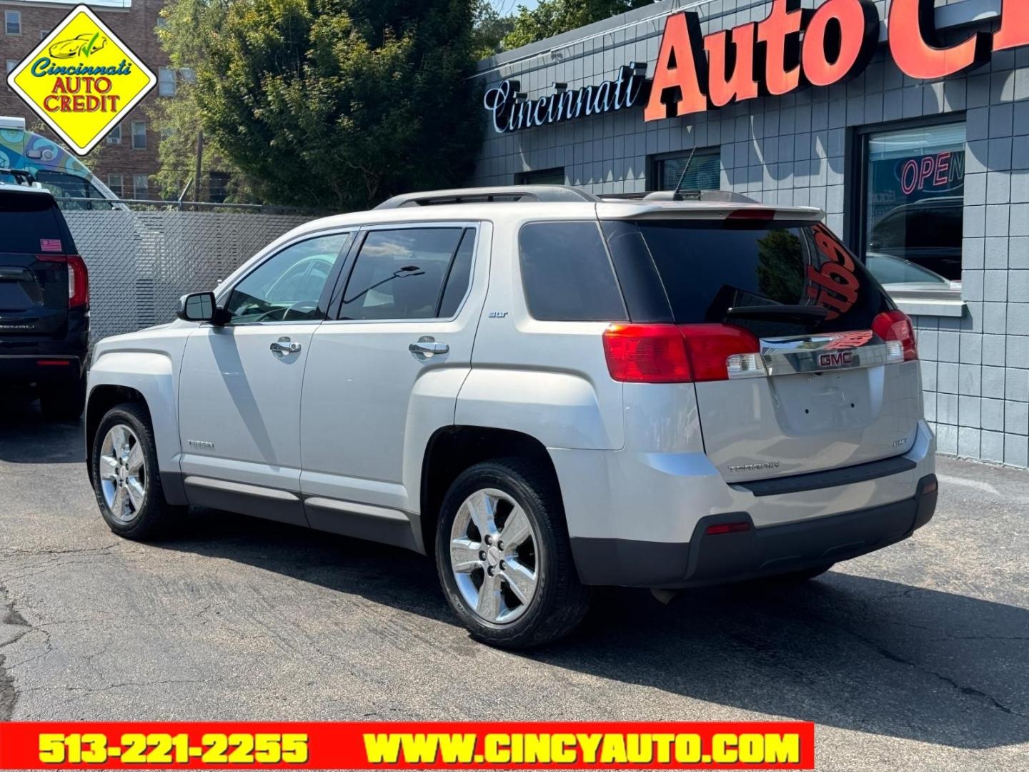 2015 Silver Sky Metallic GMC Terrain SLT-1 (2GKFLXEK1F6) with an 2.4L Ecotec 2.4L I4 182hp 172ft. lbs. Direct Injection engine, 6-Speed Shiftable Automatic transmission, located at 2813 Gilbert Avenue, Cincinnati, OH, 45206, (513) 221-2255, 39.130219, -84.489189- Photo#2