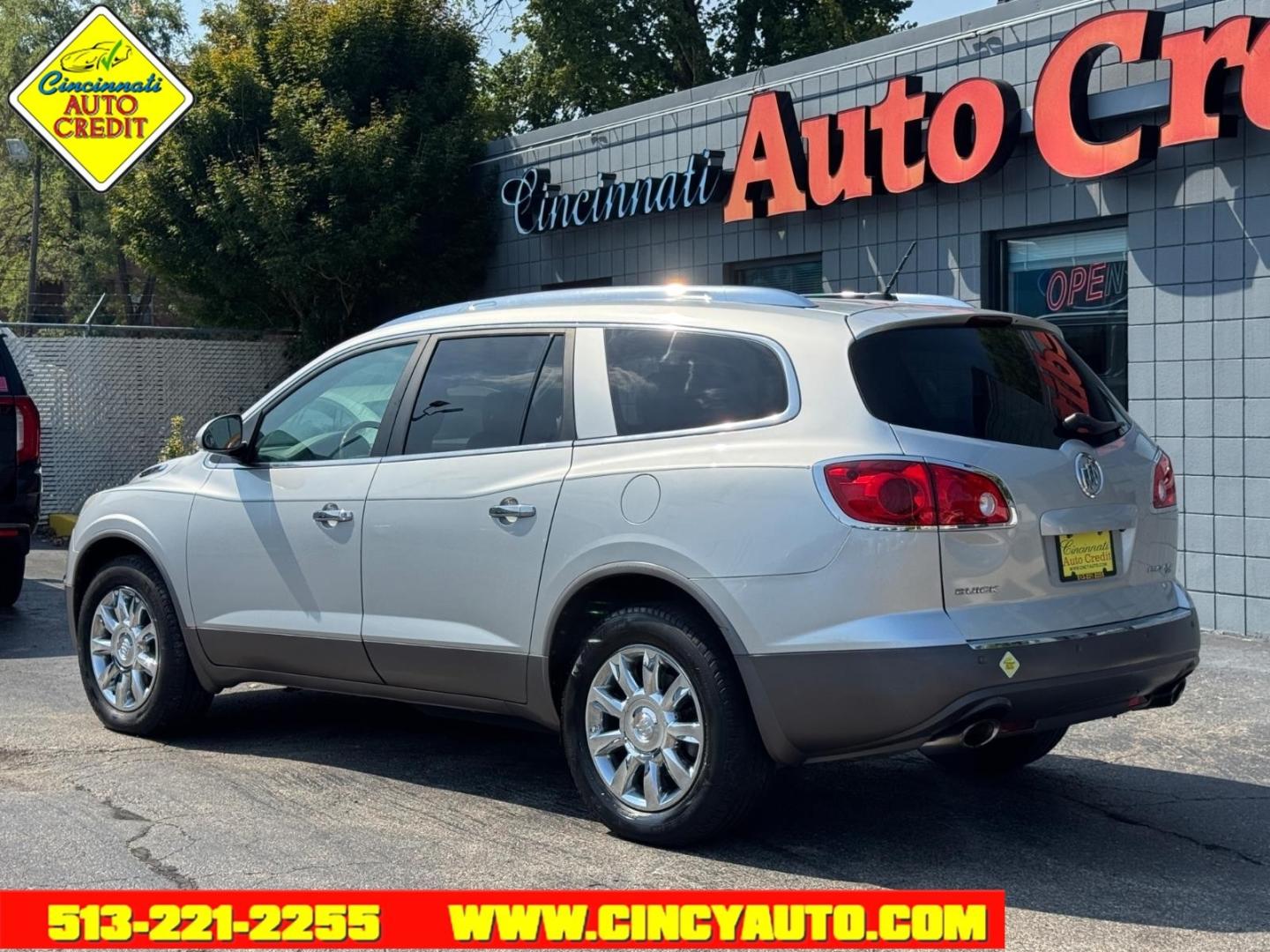 2012 Quicksilver Metallic Buick Enclave Leather (5GAKVCED4CJ) with an 3.6L 3.6L V6 288hp 270ft. lbs. Direct Injection engine, 6-Speed Shiftable Automatic transmission, located at 2813 Gilbert Avenue, Cincinnati, OH, 45206, (513) 221-2255, 39.130219, -84.489189- Photo#2