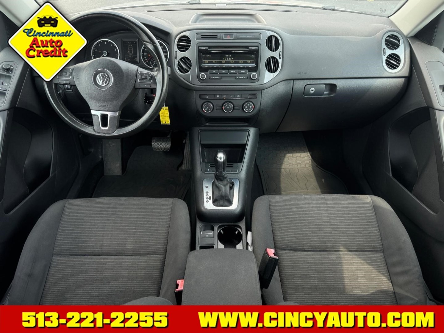 2013 Reflex Silver Metallic 8e8e Volkswagen Tiguan SE (WVGAV7AX1DW) with an 2.0L 2.0L Turbo I4 200hp 207ft. lbs. Fuel Injected engine, 6-speed Automatic with Tiptronic transmission, located at 5489 Dixie Highway, Fairfield, OH, 45014, (513) 221-2255, 39.333084, -84.523834- Photo#3