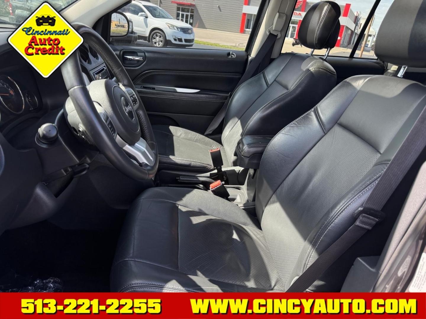 2015 Granite Crystal Metallic Clear Coat Pau Jeep Compass High Altitude Edition (1C4NJCEA2FD) with an 2.0L 2.0L I4 158hp 141ft. lbs. Fuel Injected engine, CVT transmission, located at 5489 Dixie Highway, Fairfield, OH, 45014, (513) 221-2255, 39.333084, -84.523834- Photo#5