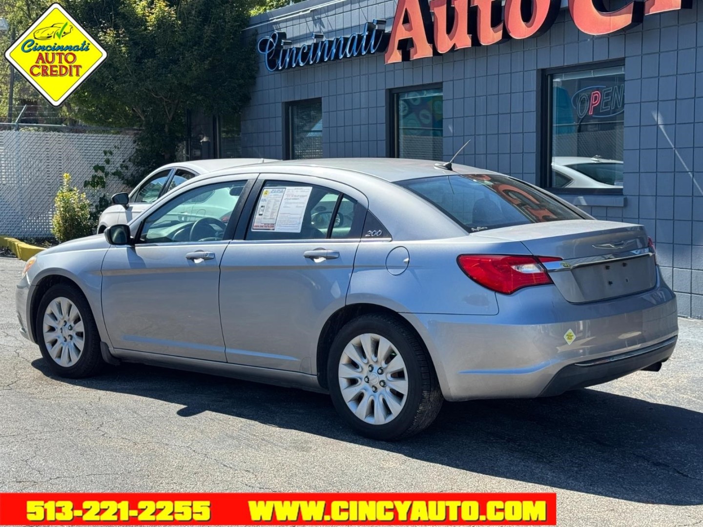 2013 Billet Silver Metallic Clear Coat Chrysler 200 LX (1C3CCBAB6DN) with an 2.4L 2.4L I4 173hp 166ft. lbs. Sequential Multiport Fuel Injection engine, 6-Speed Shiftable Automatic transmission, located at 2813 Gilbert Avenue, Cincinnati, OH, 45206, (513) 221-2255, 39.130219, -84.489189- Photo#2