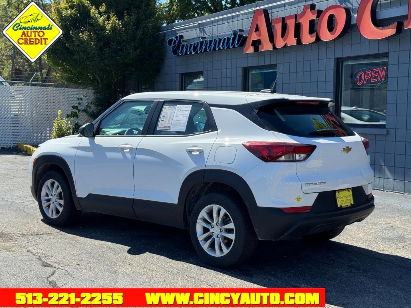 2022 Iridescent Pearl Tricoat Chevrolet Trailblazer LS (KL79MMS29NB) with an 1.2L ECOTEC 1.2L Turbo I3 137hp 162ft. lbs. Direct Injection engine, CVT transmission, located at 2813 Gilbert Avenue, Cincinnati, OH, 45206, (513) 221-2255, 39.130219, -84.489189- Photo#2