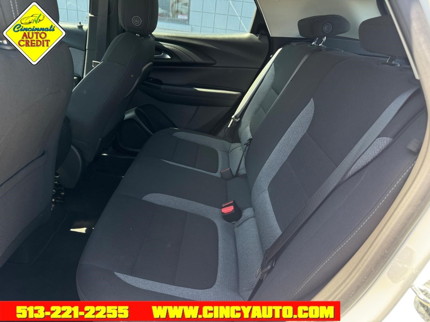2022 Iridescent Pearl Tricoat Chevrolet Trailblazer LS (KL79MMS29NB) with an 1.2L ECOTEC 1.2L Turbo I3 137hp 162ft. lbs. Direct Injection engine, CVT transmission, located at 2813 Gilbert Avenue, Cincinnati, OH, 45206, (513) 221-2255, 39.130219, -84.489189- Photo#4