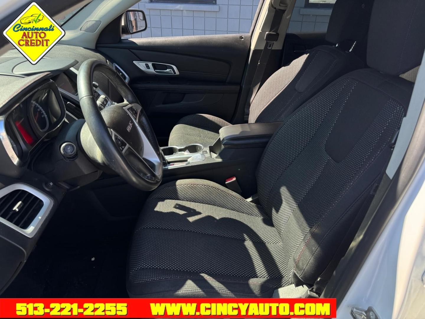 2014 Summit White Gaz GMC Terrain SLE-2 (2GKFLRE30E6) with an 3.6L 3.6L V6 301hp 272ft. lbs. Direct Injection engine, 6-Speed Shiftable Automatic transmission, located at 2813 Gilbert Avenue, Cincinnati, OH, 45206, (513) 221-2255, 39.130219, -84.489189- Photo#5
