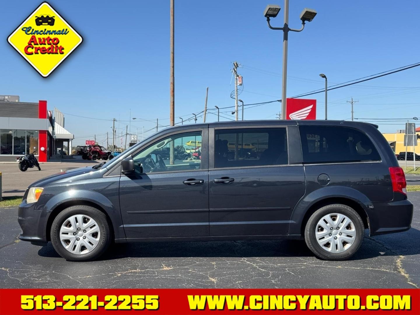 2014 Brilliant Black Crystal Pearl Coat Dodge Grand Caravan SE (2C4RDGBG3ER) with an 3.6L Pentastar 3.6L Flex Fuel V6 283hp 260ft. lbs. Fuel Injected engine, 6-Speed Shiftable Automatic transmission, located at 5489 Dixie Highway, Fairfield, OH, 45014, (513) 221-2255, 39.333084, -84.523834- Photo#1