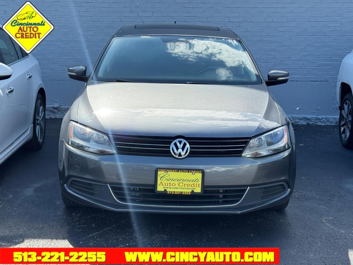 2014 Platinum Gray Metallic 2r2r Volkswagen Jetta SE PZEV (3VWD17AJXEM) with an 1.8L 1.8L Turbo I4 170hp 184ft. lbs. PZEV Direct Injection engine, 6-Speed Shiftable Automatic transmission, located at 2813 Gilbert Avenue, Cincinnati, OH, 45206, (513) 221-2255, 39.130219, -84.489189- Photo#1