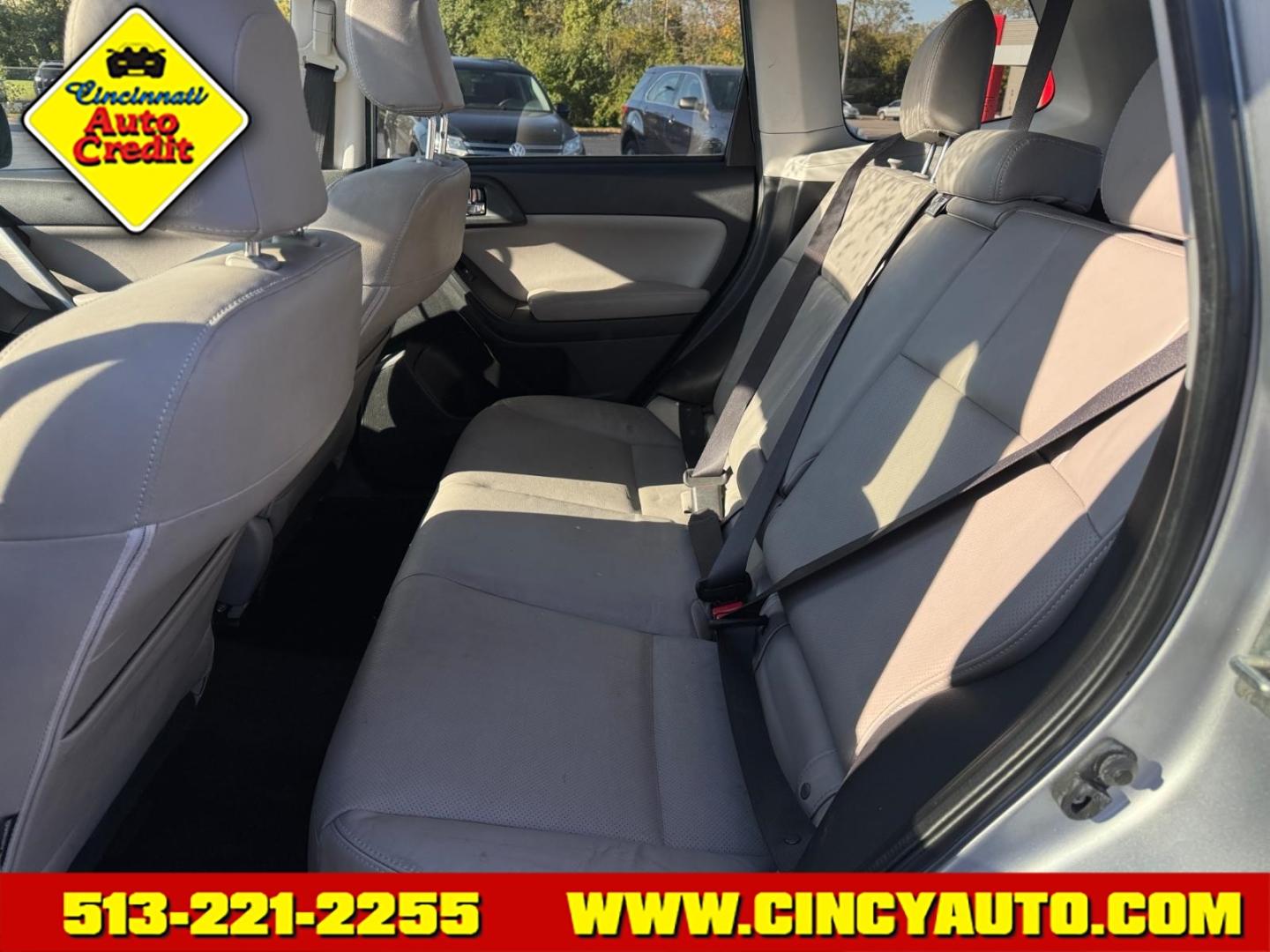 2015 Ice Silver Metallic Subaru Forester 2.5i Limited (JF2SJAHC4FH) with an 2.5L 2.5L H4 170hp 174ft. lbs. Sequential Multiport Fuel Injection engine, CVT transmission, located at 5489 Dixie Highway, Fairfield, OH, 45014, (513) 221-2255, 39.333084, -84.523834- Photo#4