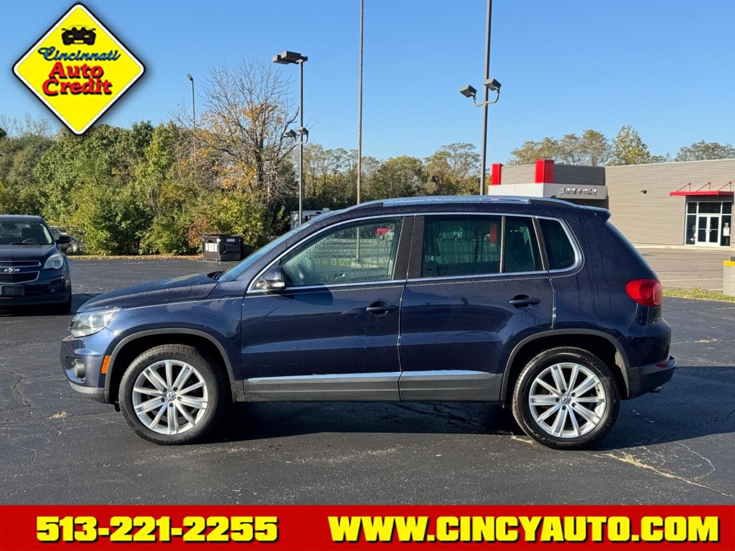 2015 Night Blue Metallic Z2z2 Volkswagen Tiguan SE 4Motion (WVGBV7AXXFW) with an 2.0L 2.0L Turbo I4 200hp 207ft. lbs. Fuel Injected engine, 6-speed Automatic with Tiptronic transmission, located at 5489 Dixie Highway, Fairfield, OH, 45014, (513) 221-2255, 39.333084, -84.523834- Photo#1