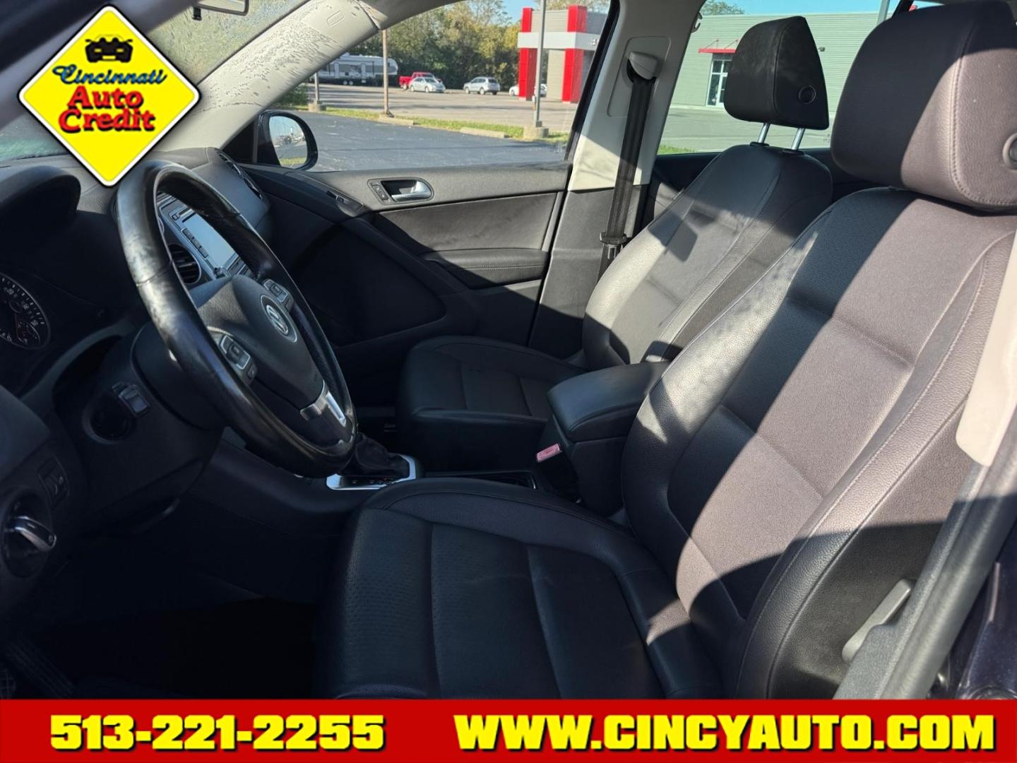 2015 Night Blue Metallic Z2z2 Volkswagen Tiguan SE 4Motion (WVGBV7AXXFW) with an 2.0L 2.0L Turbo I4 200hp 207ft. lbs. Fuel Injected engine, 6-speed Automatic with Tiptronic transmission, located at 5489 Dixie Highway, Fairfield, OH, 45014, (513) 221-2255, 39.333084, -84.523834- Photo#5